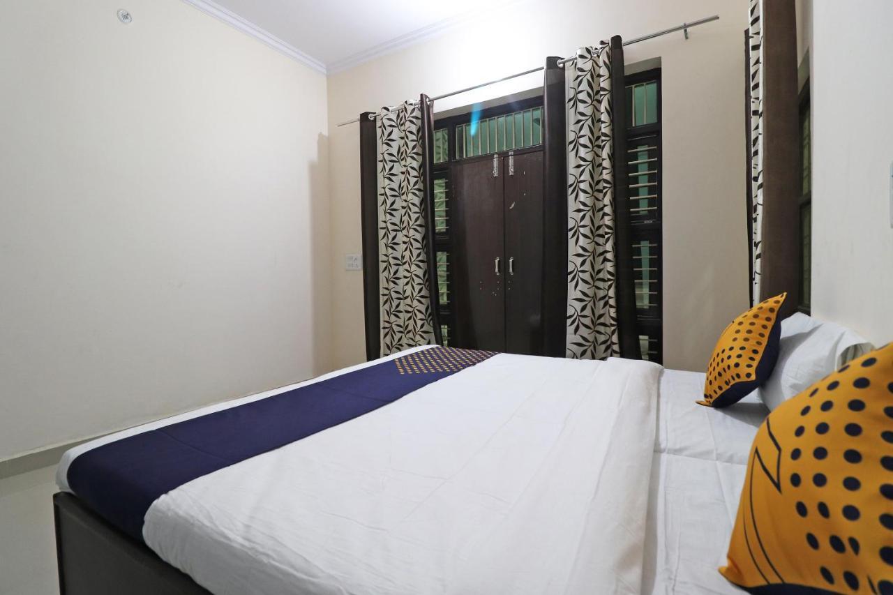 Spot On 61716 Rao Hotel Garhi Harsaru Exterior foto