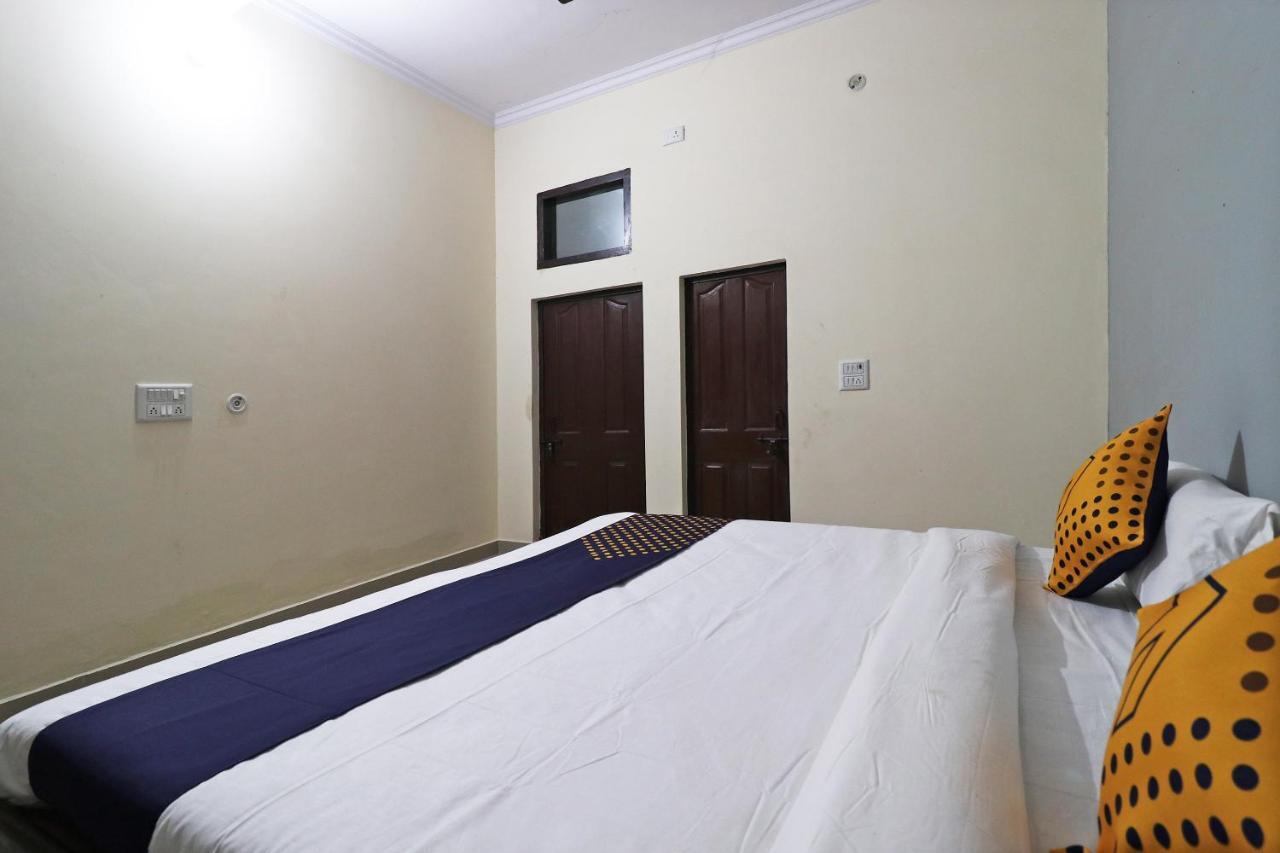 Spot On 61716 Rao Hotel Garhi Harsaru Exterior foto