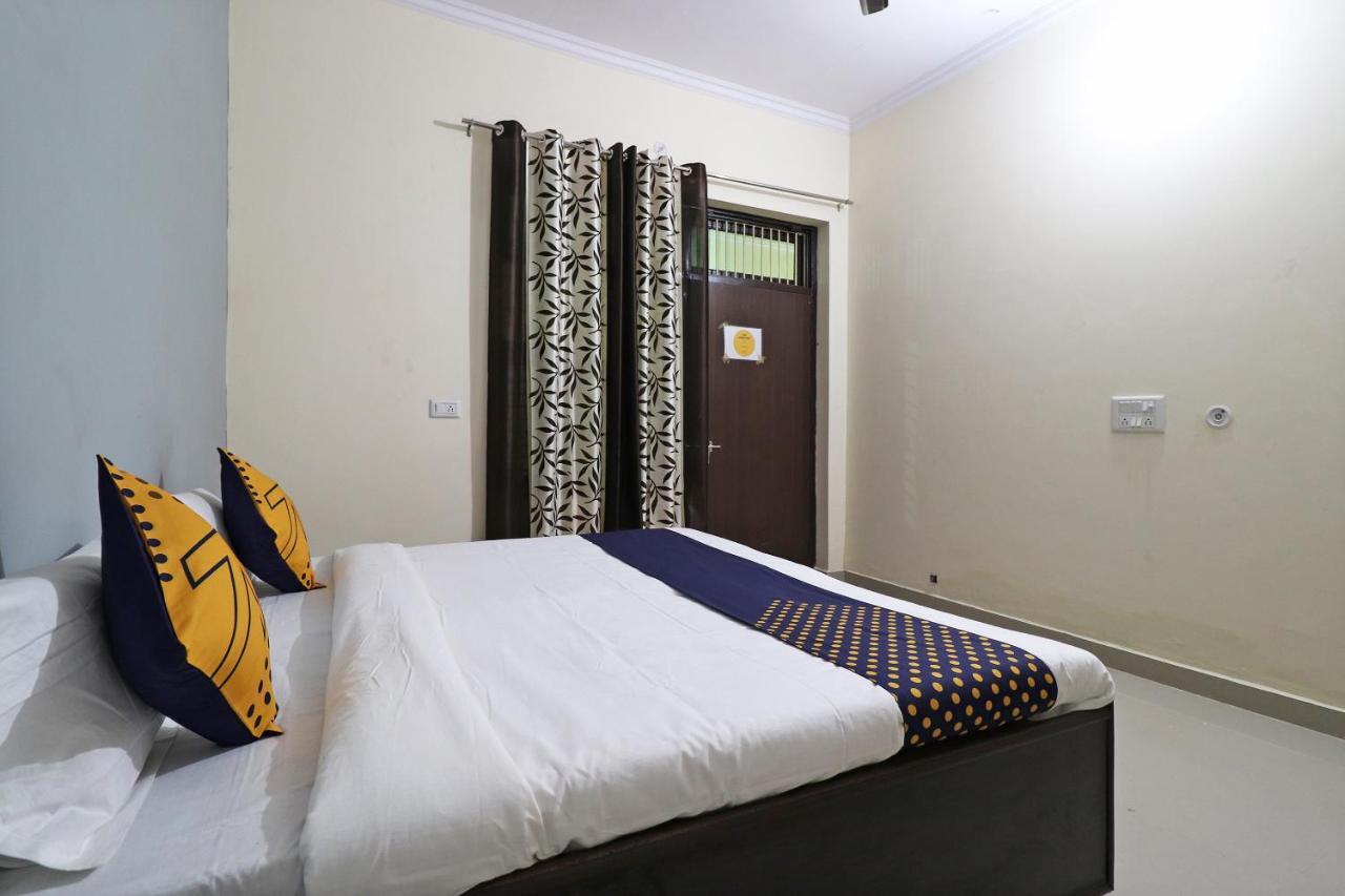 Spot On 61716 Rao Hotel Garhi Harsaru Exterior foto